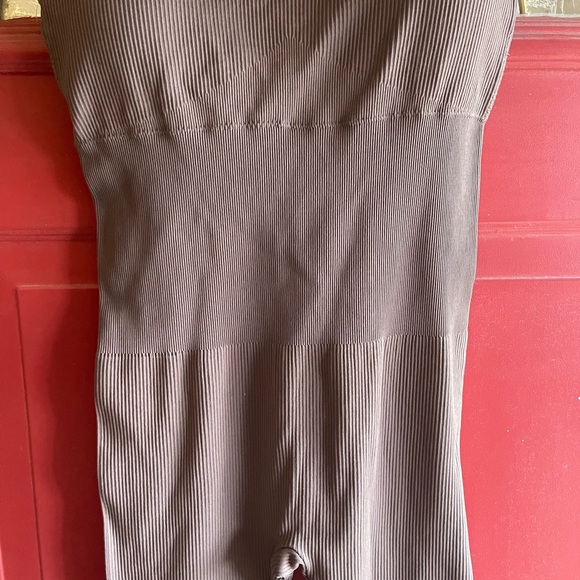 Brand New Elegant Brown Jumpsuit with flare bottoms - Picture 3 of 8
